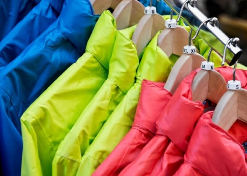 Chegada do frio aumenta em 500 as buscas por casacos na Shopee