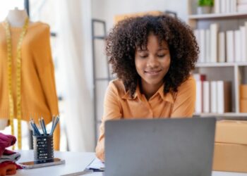 Estudo da Shopee 75 das maes empreendedoras comecaram a empreender apos a maternidade